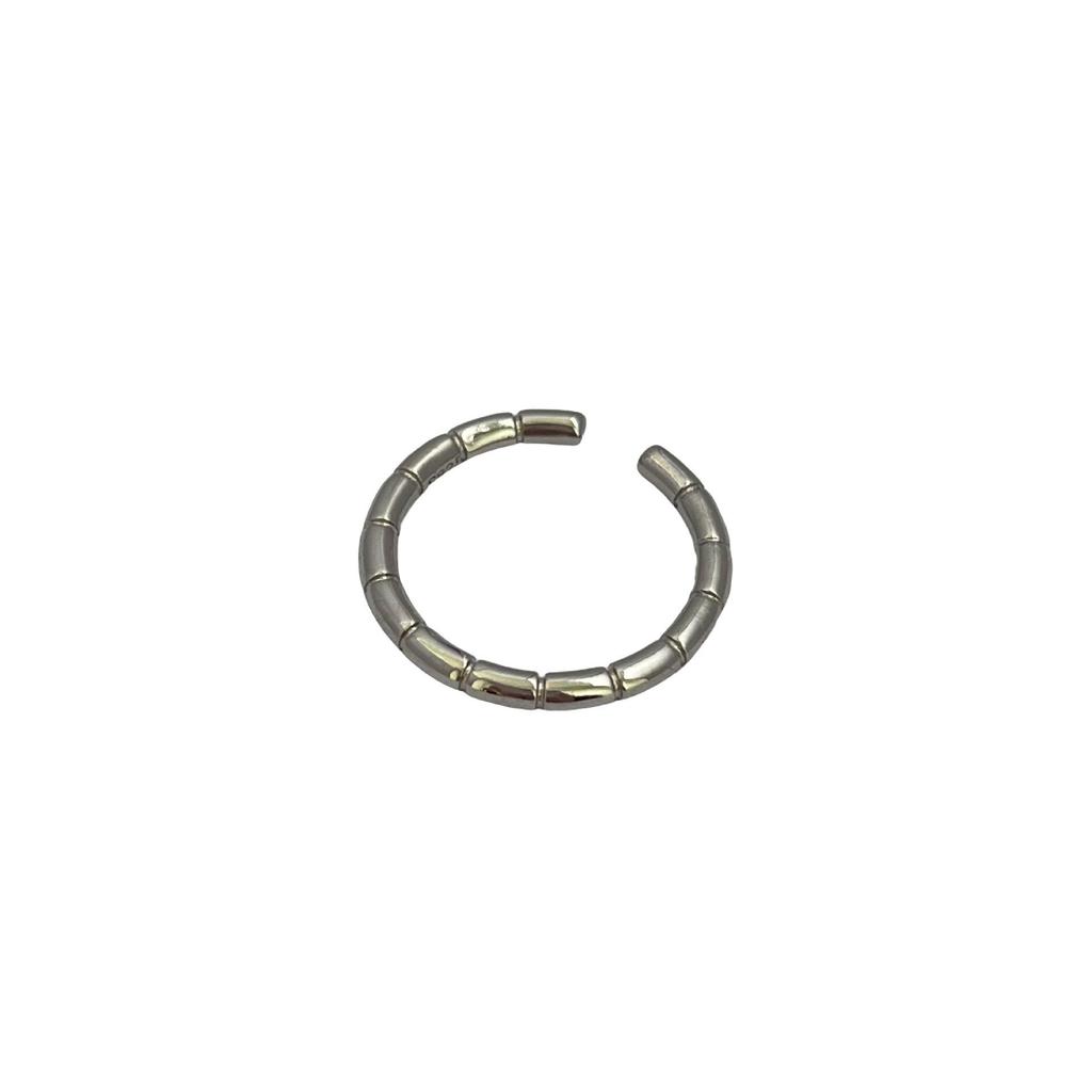 Eleganter offener Bambusring: Glatte, klassische und vielseitige Eleganz für einen minimalistischen Touch