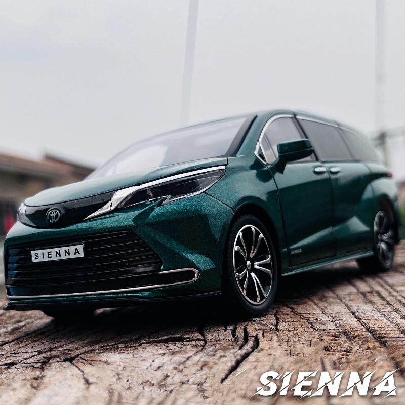 1/24 TOYOTA Sienna MPV Alloy Car Model Diecasts Metal Toy Commercial Car Model Simulation Sound Light Collection Childrens Gifts