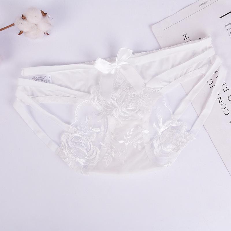 Ausgehöhlte Mädchen-Slips für Damen, transparent, atmungsaktiv, niedrige Taille, bestickte Hosen, sexy, glamouröse Damen-Unterhose