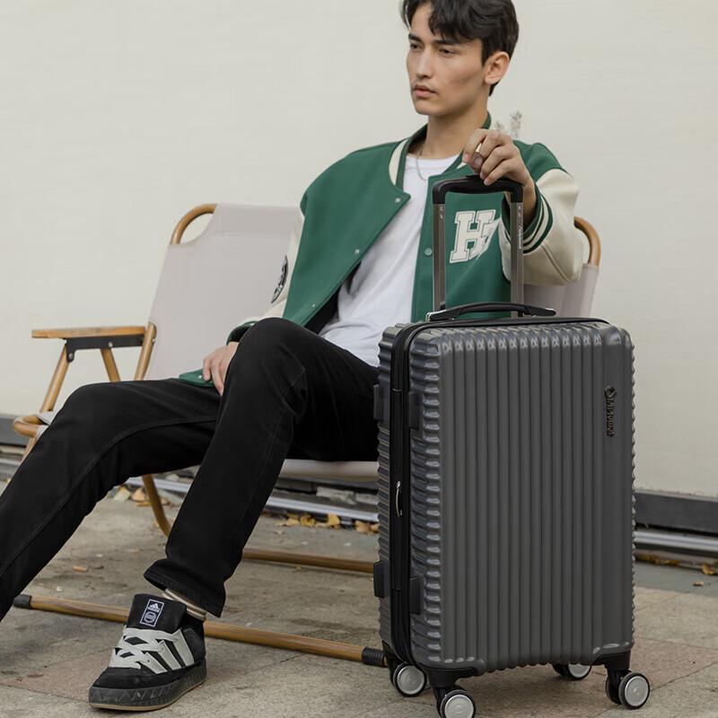 Diplomat DS-1312 Hardside Expandable Carry-on Spinner Luggage