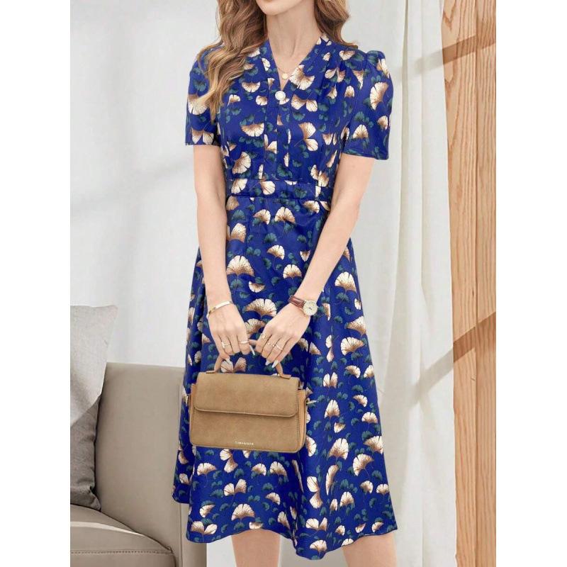 Europe, America 2026 summer new retro fashion temperament elegant casual V-neck short-sleeved dress XS