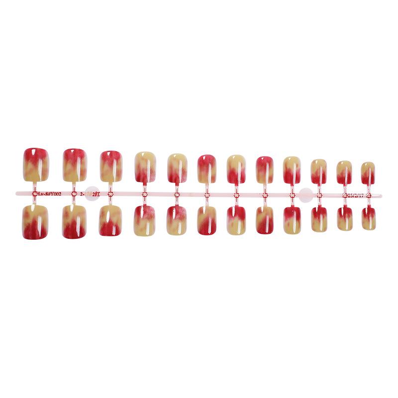 

Носимые ногти с градиентным цветом - Короткие, простые маникюрные элементы