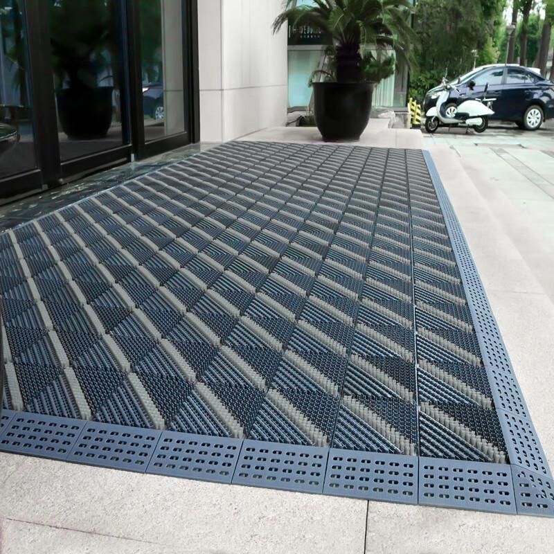 Oupuwe Outdoor Single-Brush Entrance Mat