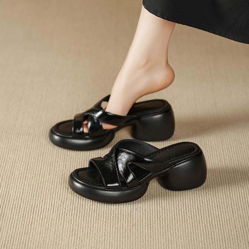 Open-toed thick-soled sandals women's leather outer wear one-word slippers new summer high-heeled slippers