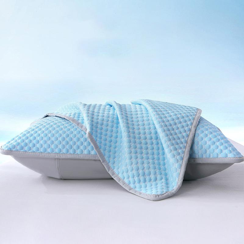 

Summer Cooling Solid Color Ice Bean Pillowcase Cool Feeling Air Conditioning Cover Washable 48x74cm (Pillow Not Included) 48X74CM