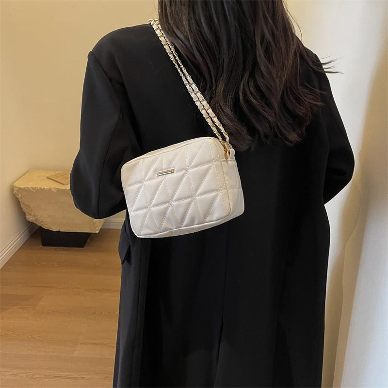 Chic Small Shoulder Bag For Women Stylish Fashionable Autumn Design Comfortable Casual Look