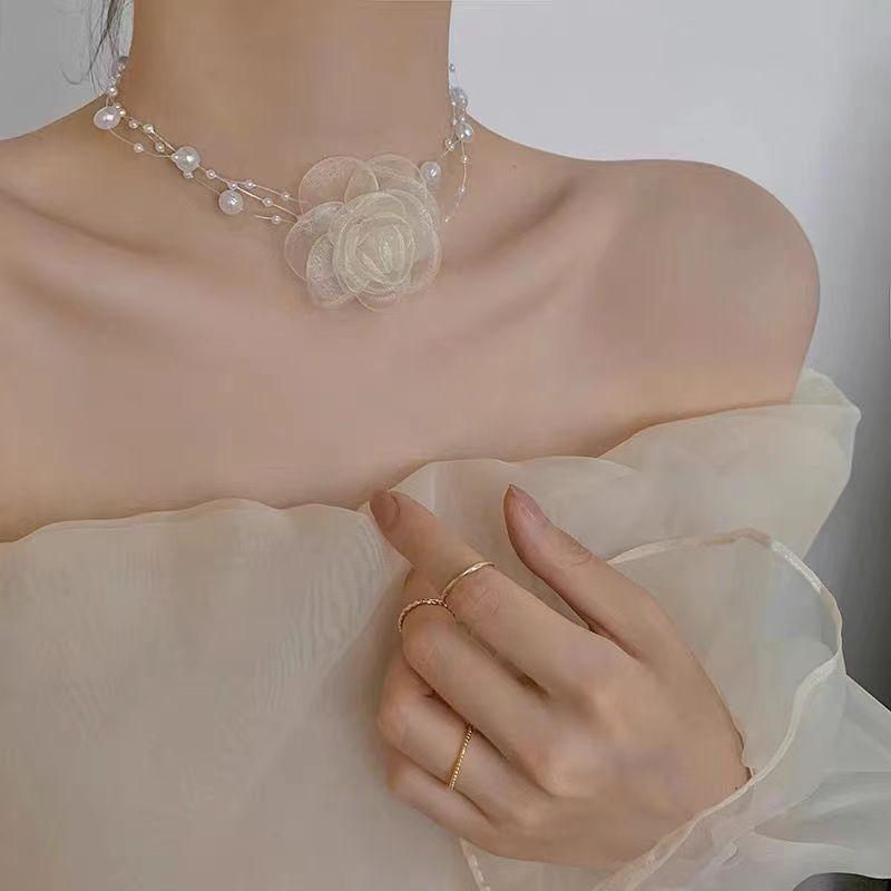 Black and White Flower Necklace Rose Choker Neck Flower Neckband Necklace Female Neck Collar Camellia Clavicle Chain