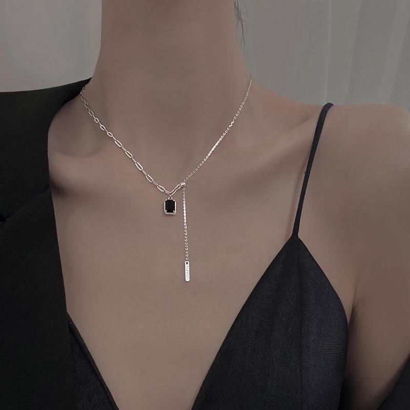 Black Diamond Square Pendant Tassel Necklace - Stylish Women's Luxury Design, Versatile Clavicle Chain Gift for Girlfriend.