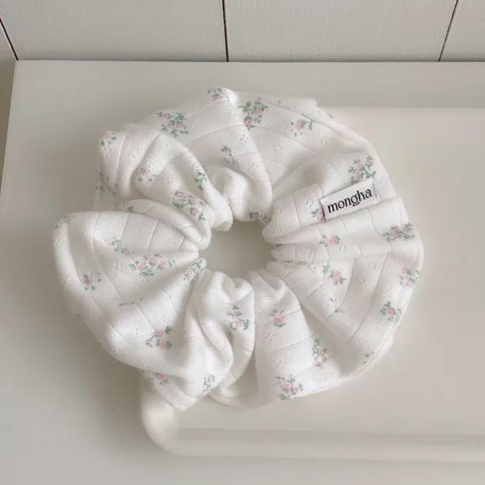 Hair Scrunchie _milk Flower (white)