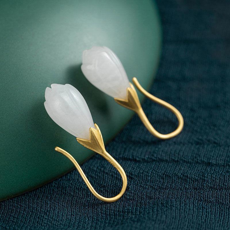 Cercei lungi florali placați cu aur cu jad Hetian imitație