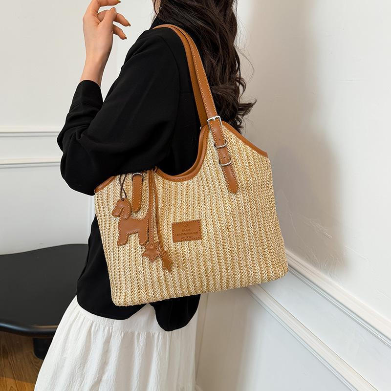 Large Capacity Tote Bag Women's New Commuter Seaside Vacation Beach Shoulder Bag