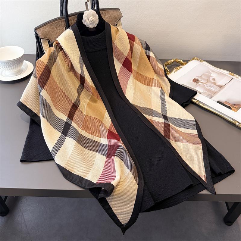 Vintage Plaid Herringbone Pattern Imitation Velvet Triangle Scarf Printed Sunscreen Shawl Scarf Silk Scarf Scarf Headscarf Scarf Women