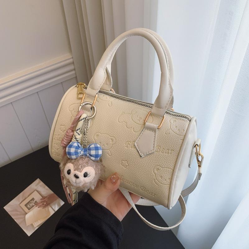 

Универсальная сумочка 2025 новая модная милая сумка-подушка с медведем весна и лето текстура маленькая сумка женская сумка через плечо Without pendant бежевый