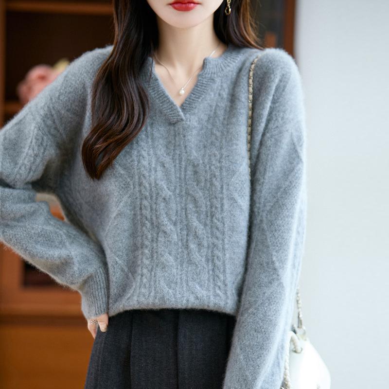 The New V-neck Twist Pullover Sweater for Autumn and Winter Is A Loose and Laid-back Style for Women, Paired with A Soft and Soft Knitted Top