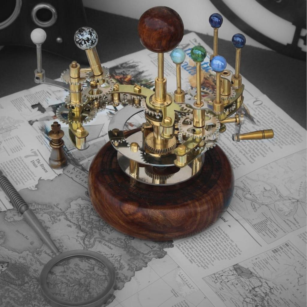Orrery, Luksusowy Element Dekoracyjny Domu, Model Układu Słonecznego, Idealny Prezent dla Męża, Eleganckie Funkcjonalne Dzieło Sztuki Dekoracyjnej