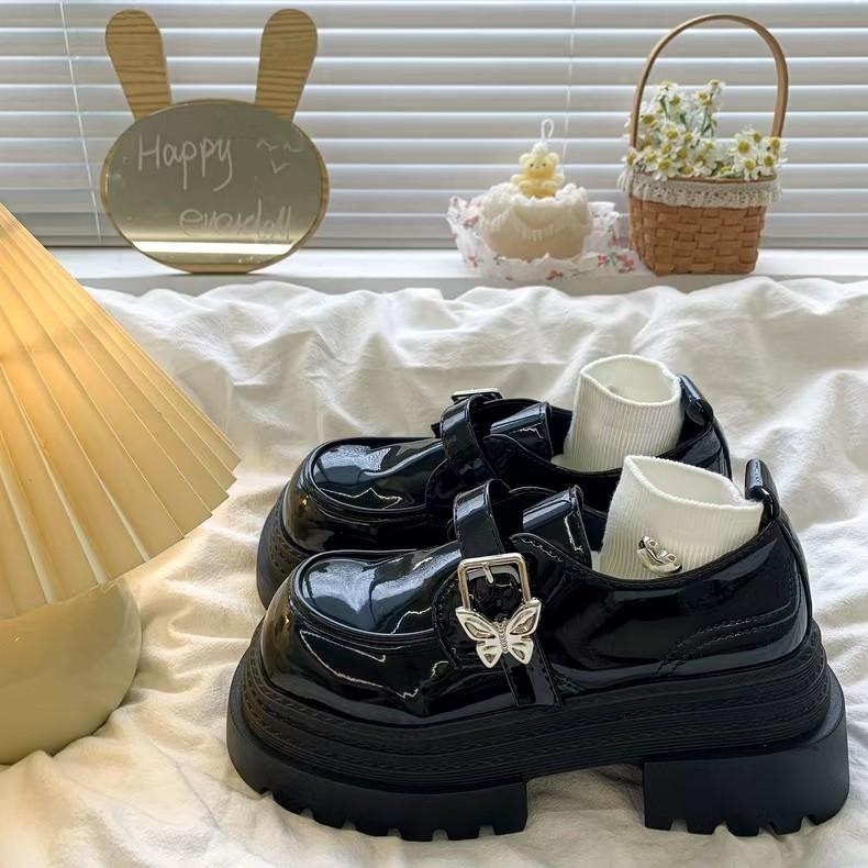 

Весенние туфли Мэри Джейн женские туфли однотонные с пряжкой в виде сердечка модные и милые универсальные маленькие кожаные туфли супер увеличение роста 40