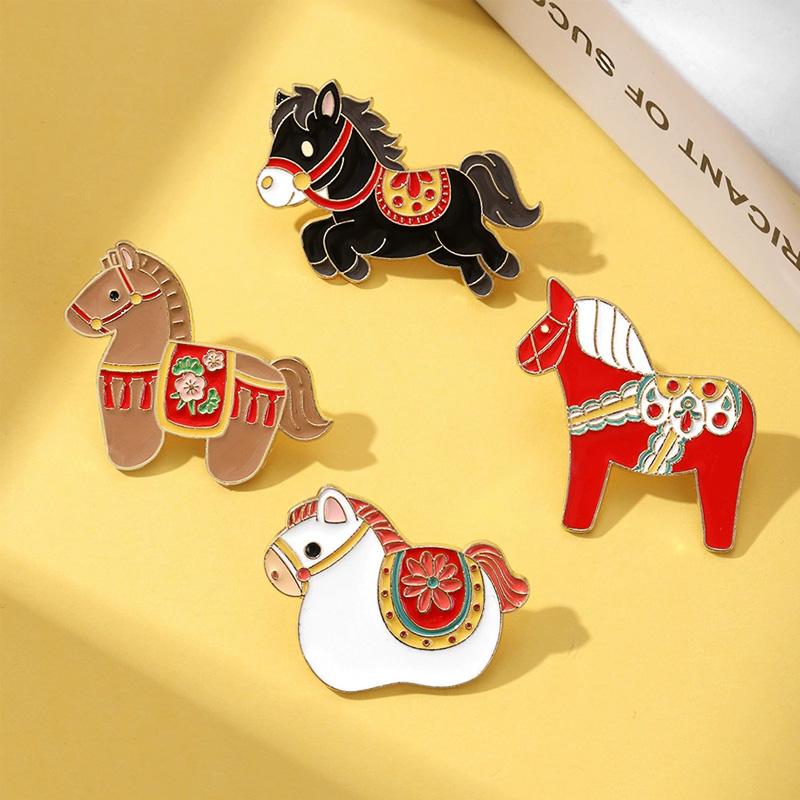 1Pc Horse Brooch New Year Gift Animal Clothing Accessories 2026 Zinc Alloy Cartoon Coforful Zodiac Emblem Sweater Pin