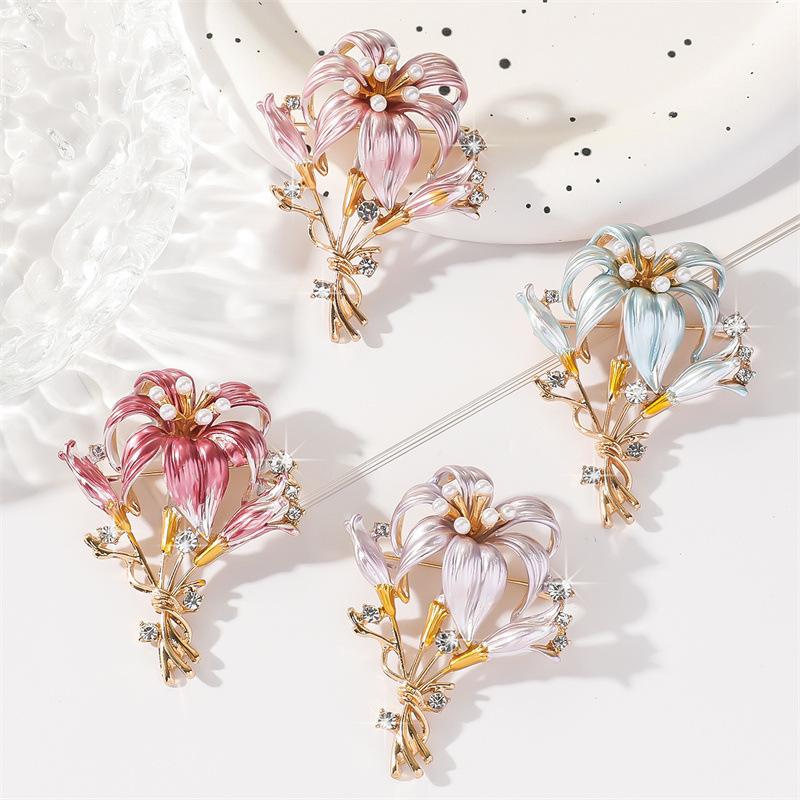 Fashionable Elegant Lily Flower Brooch