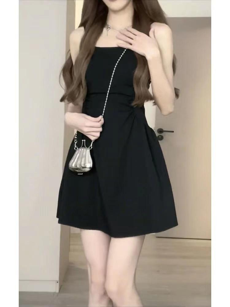 Matsumoto Mourning Summer New High Waist Elastic and Thin Temperament Pleated Design Suspender Dress