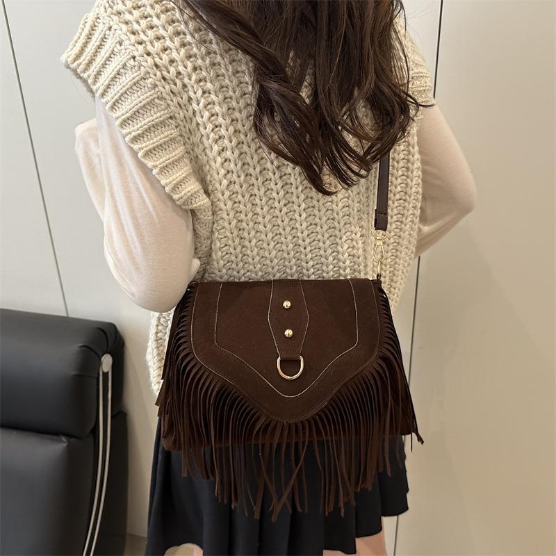 Niche Retro Commuter Locomotive Fringed Bag Women's New Leather Buckle Matte Shoulder Bag Commuter Messenger Bag Tide