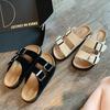 Sommer neue Retro einfache Hausschuhe dicke Sohle Doppelschnalle Hausschuhe Damensandalen außen