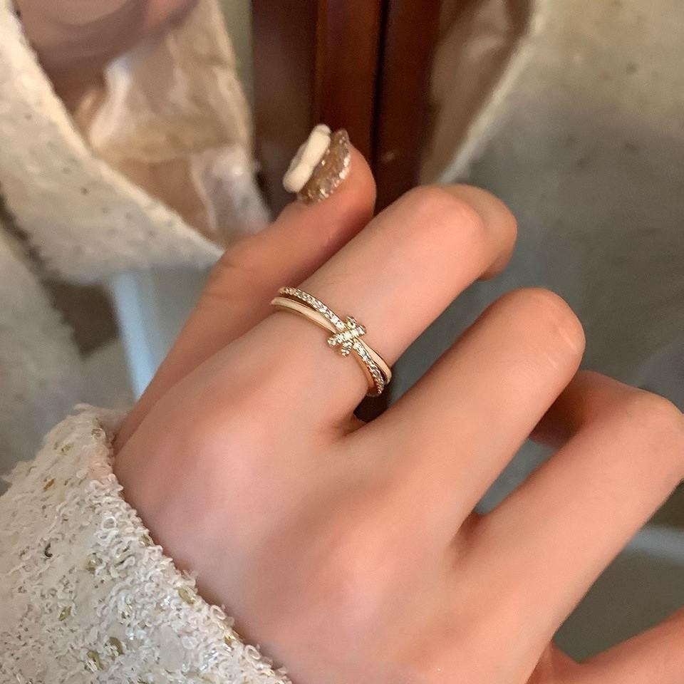 Gold Enamel Double Layer Knotted Ring for Women - Niche, Luxurious Design with Unique, Versatile, Exquisite Style