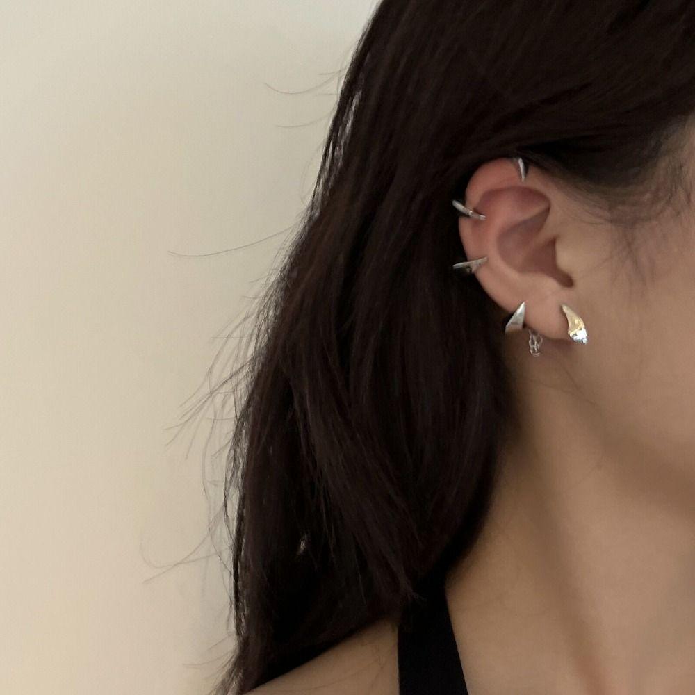 

1 шт., серьги-гвоздики в готическом стиле, панк, с дьявольскими когтями, цинковый сплав, серьги с собачьими зубами, креативные серьги в форме готического сердца, подарок