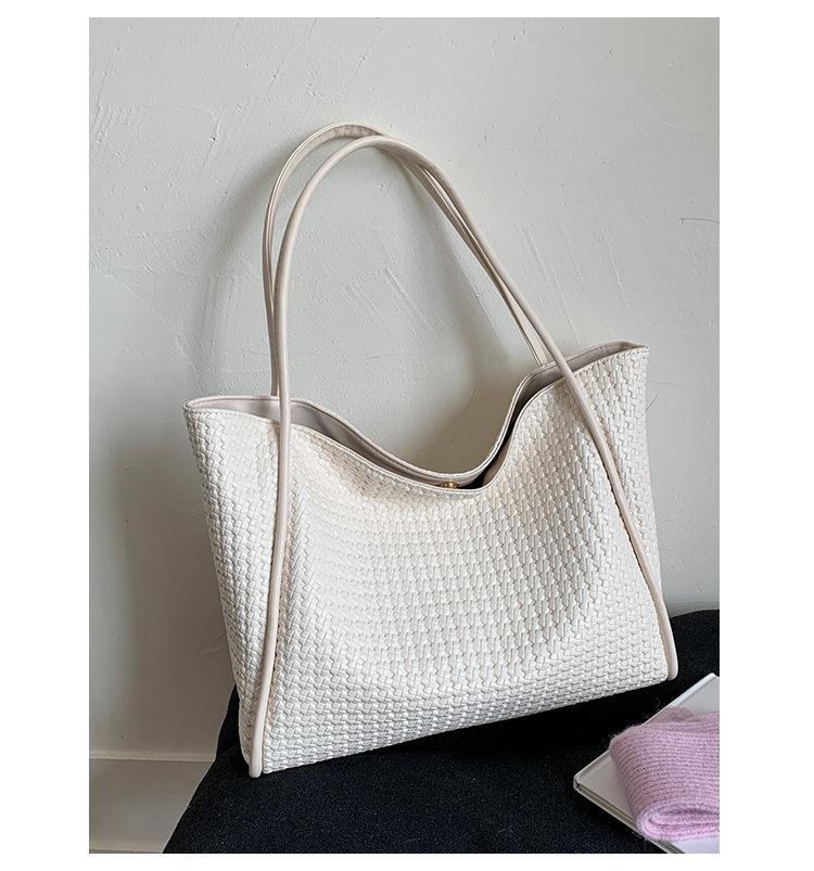 2025 Fashion Popular Casual Commuter Tote Bag Weaving Niche Design Shoulder Bag Retro Casual Armpit Big Bag