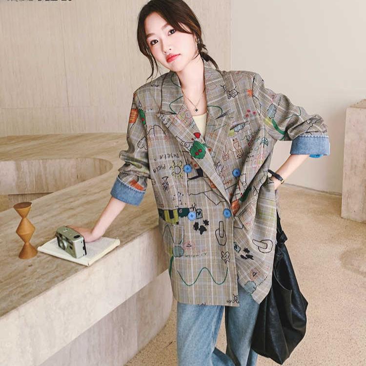 Fashionable and Loose Gray Jacket with Graffiti Print for Women Autumn