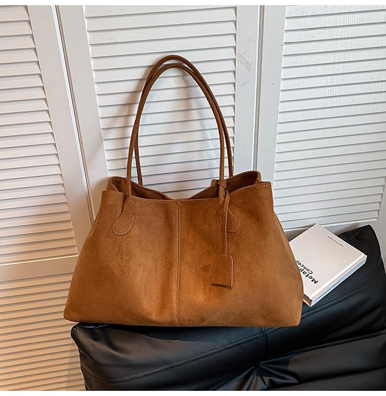 Suede retro large-capacity tote bag women's 2025 autumn/winter new high-end fashion commuter armpit shoulder bag