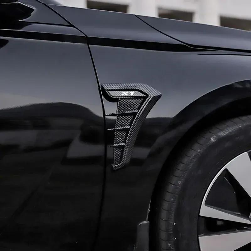 Pour BMW X1 Accessoires de voiture Noir Carbone Garde-boue de voiture Évents latéraux Prise d'air Grille Autocollant Couvercle