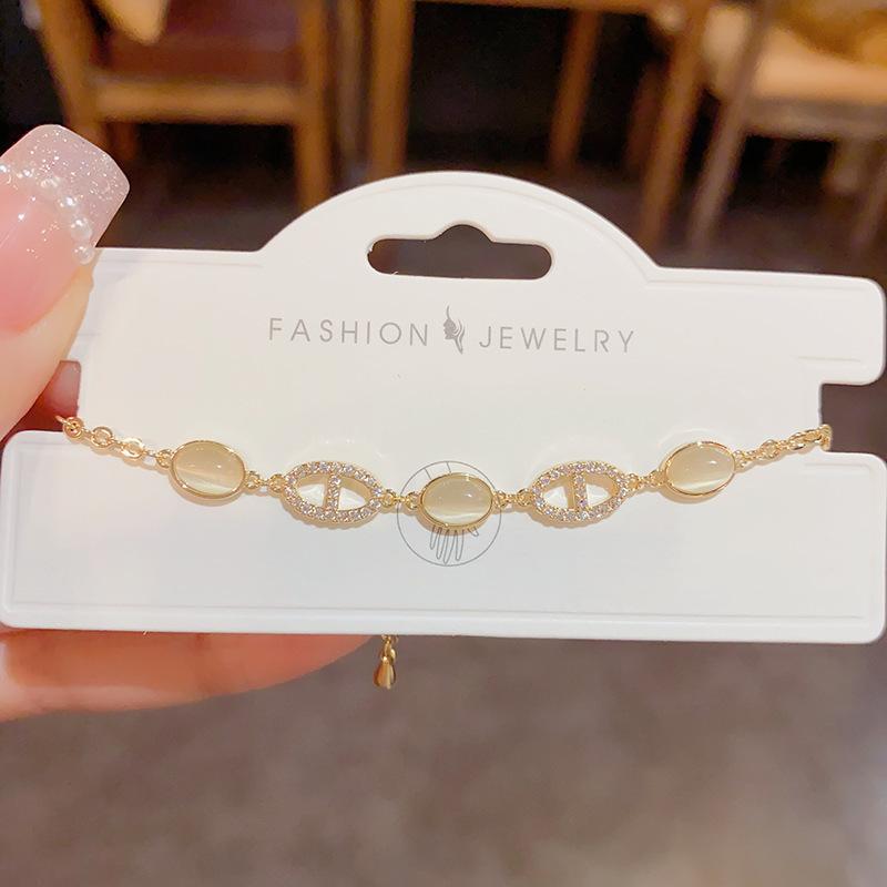 Unique and trendy zircon bracelet - women's light luxury, versatile design
