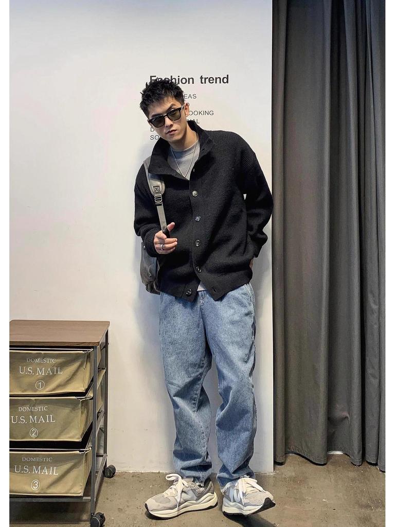 Men's Versatile Solid Color Knit Cardigan - Loose Fit, Single-Breasted, Lapel Sweater for Spring & Autumn.