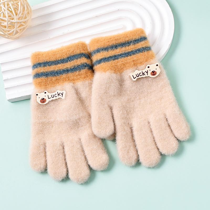 Cartoon Cute Winter Gloves for Kids: Warm Full-Finger Design for Girls and Boys