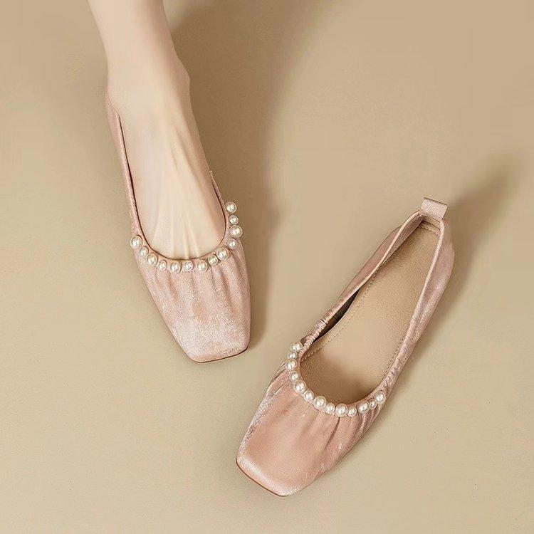 

2025 new sweet pearl soft flat ballet single shoes women s Chinese style soft sole Doudou shoes grandma shoes 40