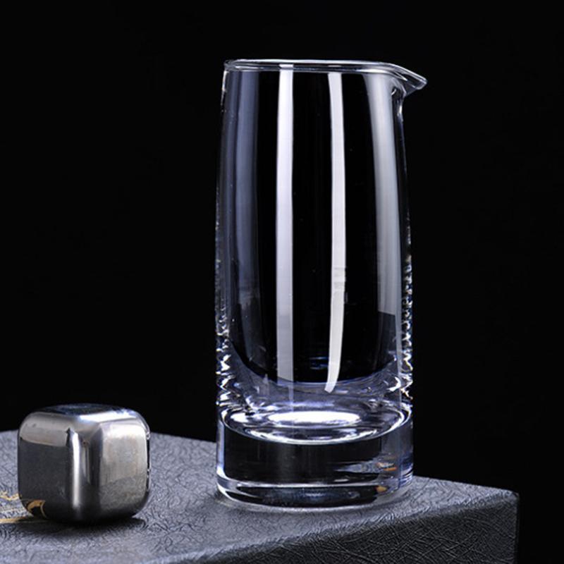 8-teiliges Set 3,5 oz 100 ml Chinesischer Stil Baijiu-Spender Ausländischer Weinspender-Set Geschenk für Freund Transparente Karaffe Weinutensil