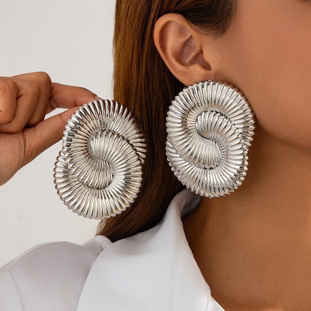 Exaggerate Personality Geometry Liquid Metal Irregular Fold Flowers Stud Earrings for Women Fashion Party Jewelry Accessory Gift
