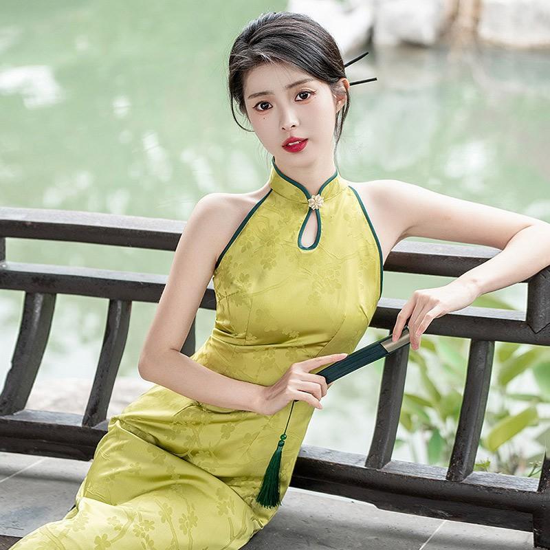 Elegant Long Sleeveless Cheongsam Dress With Halter Neckline Vintage Floral Jacquard Fabric Women Small
