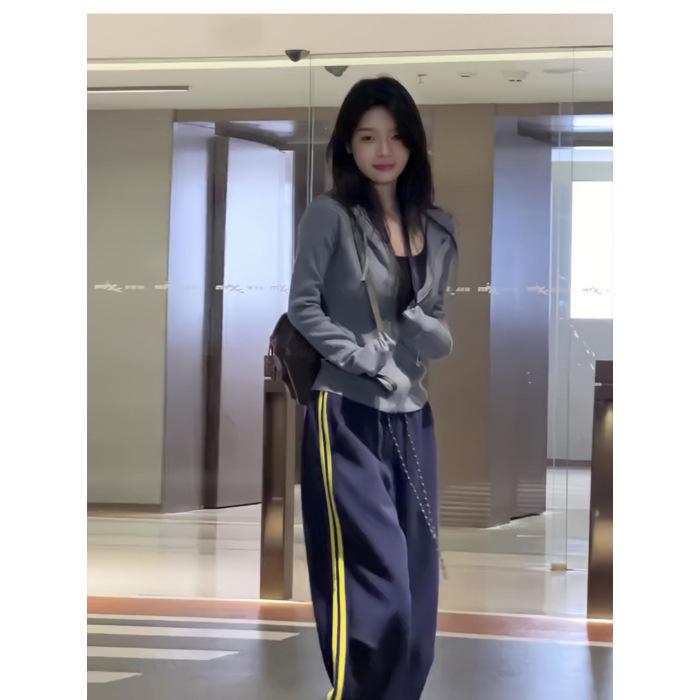 

Chic Slim-Fit Hooded Jacket for Women: Spring & Autumn Versatile Fashion L серый