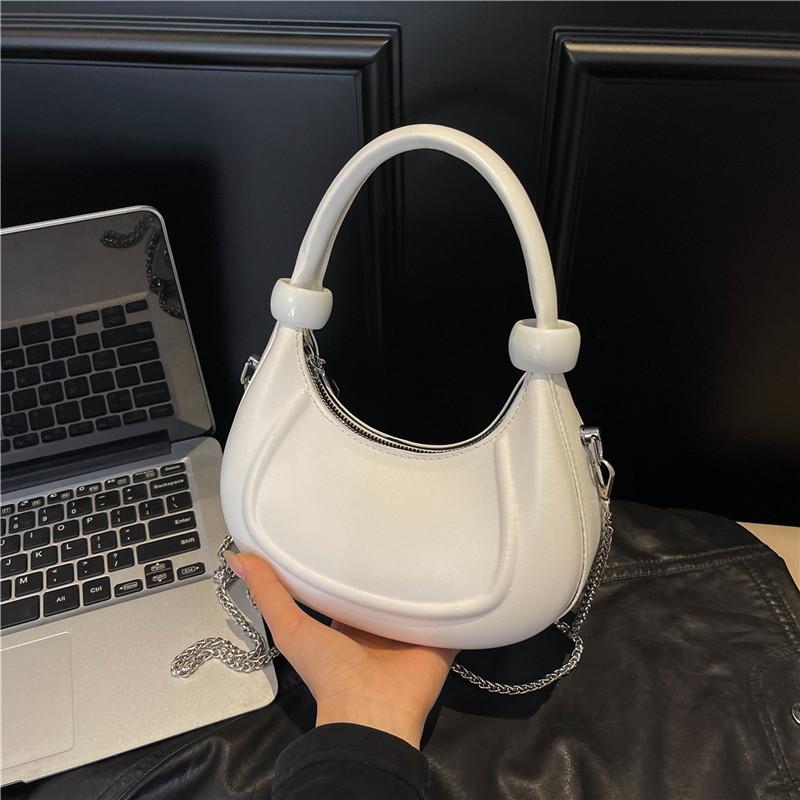 Niche Design Versatile Messenger Bag Women's 2025 Spring and Summer New Trendy Retro Portable Crescent Bag Shoulder Handbag