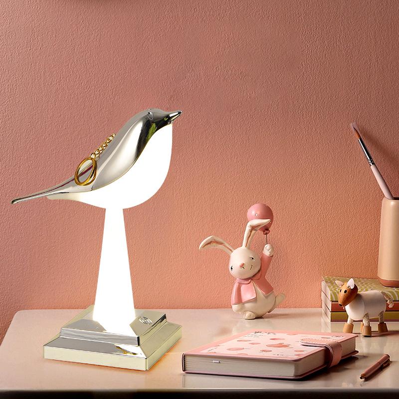 Net Celebrity Bird Aroma Desk Lamp: Creative Magpie Touch Rechargeable Decorative Night Light for Bedroom & Student Reading