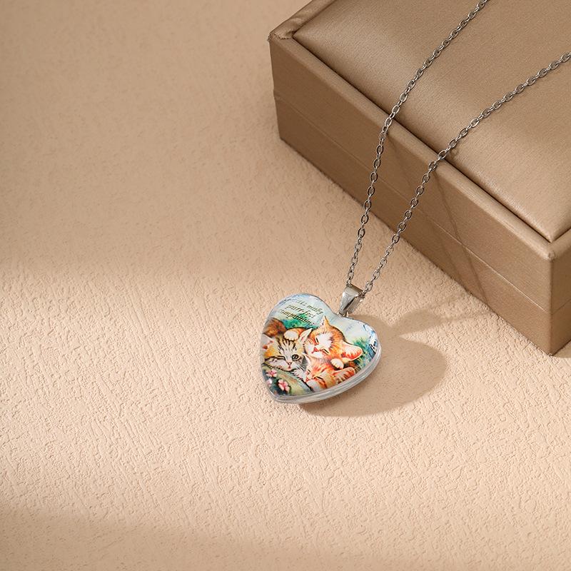 Fashionable heart-shaped crystal pendant Simple cute cat series necklace for women