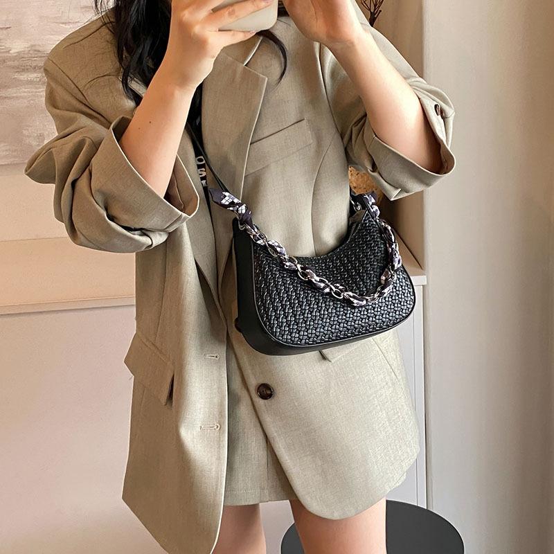 New niche high-end underarm baguette bag women's 2025 new trendy versatile chain shoulder bag
