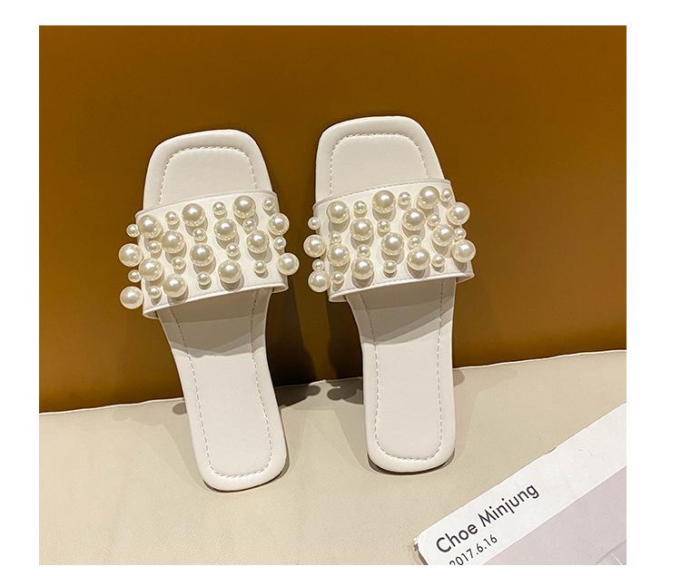 Large size pearl flat bottom sandals women's 2025 summer new Xiaoxiangfeng square head casual outer wear one-word slippers