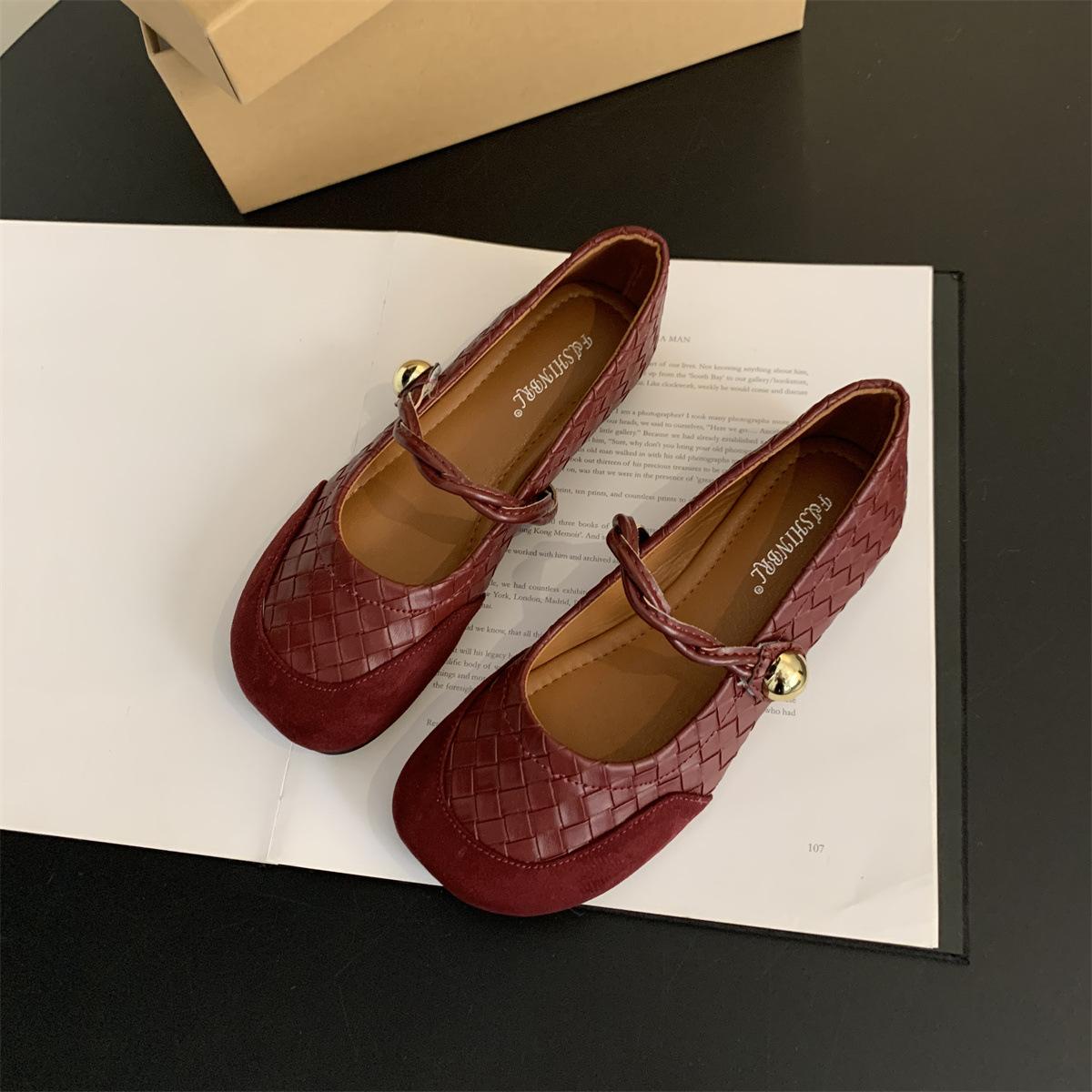 

Чжикэ~ Туфли-лодочки с круглым носком и неглубоким вырезом для девочки, весна 2025, корейская версия, ретро, фейские, повседневные туфли-дудочки, туфли Мэри Джейн 40 красный