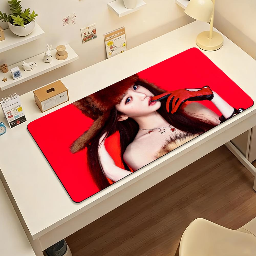 Singer Jang Won-young Mouse Pad Computer Laptop Rubber Non-slip Mouse Mat Mousepad Gamers Decoracion Desk Mat