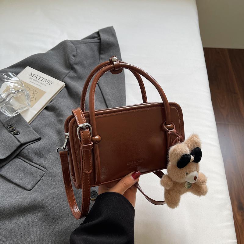 Fashion Trend Handbag Women's 2025 Autumn New Korean Version Ins Trend Simple Foreign Style Small Square Bag Shoulder Bag