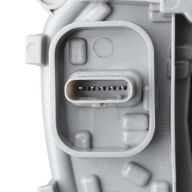 Rear Tail Lamp Bracket & Plug Bulb 68270892AA For Jeep Renegade 2015 2016 2017 2018      68270837AA