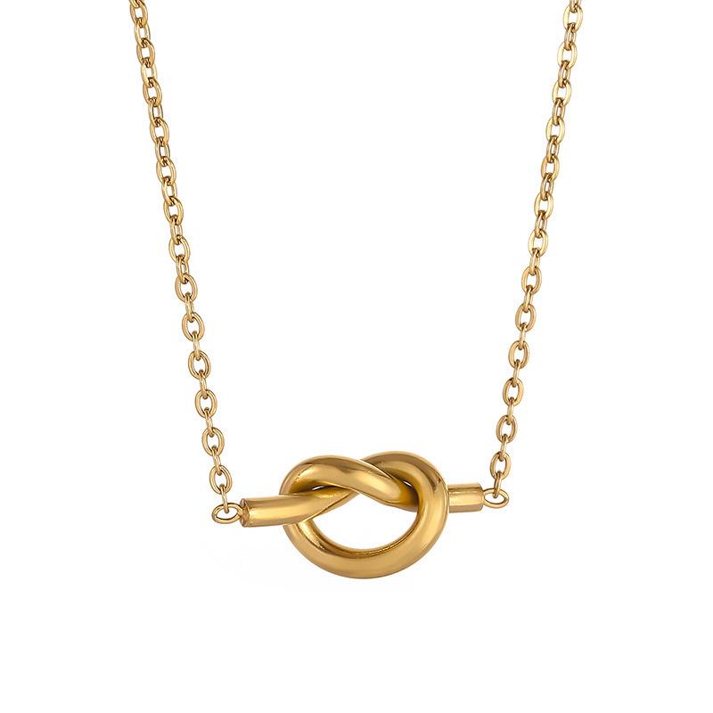 18K Gold-Plated Titanium Steel Knotted Heart Pendant Necklace for Women – Versatile Clavicle Chain Jewelry with a High-End Feel