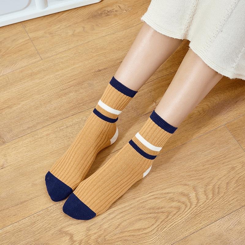 Trendiga Godisfärgade Mellanlånga Strumpor för Kvinnor på Hösten och Vintern, Randiga Långa Strumpor för Studenter